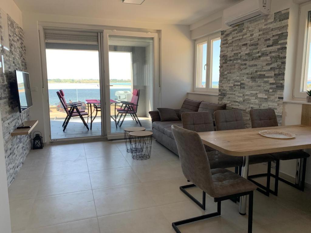Apartmani Sunside Nin Esterno foto
